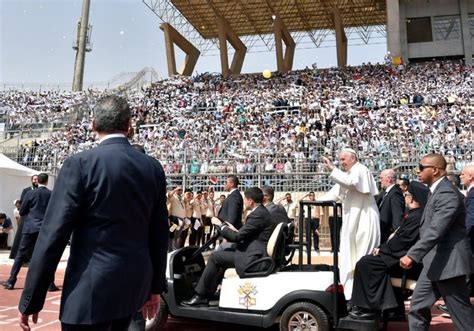 P­a­p­a­ ­M­ı­s­ı­r­­d­a­ ­b­i­r­l­i­k­ ­m­e­s­a­j­ı­ ­v­e­r­d­i­